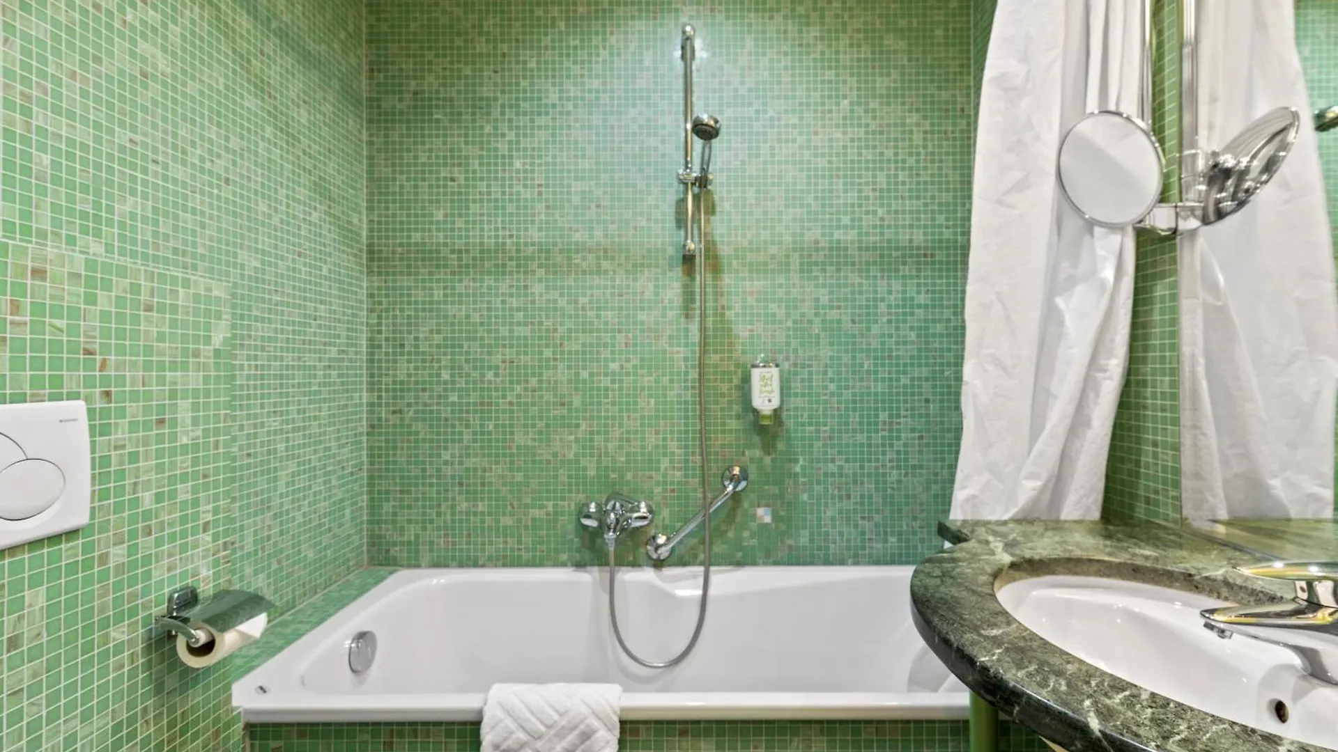Hotel Schild فيينا 4*,  النمسا