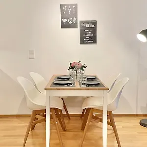  Apartment Classy I Modern I Free Parking