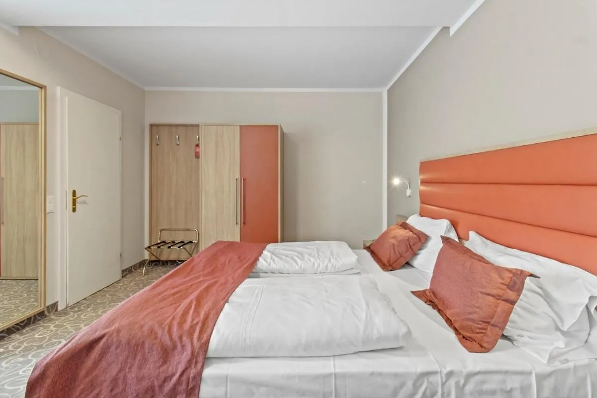 Hotel Schild I Paid Parking I Vienna Forrest Apartment