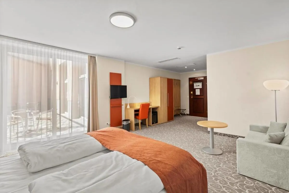 Hotel Schild I Paid Parking I Vienna Forrest Apartment