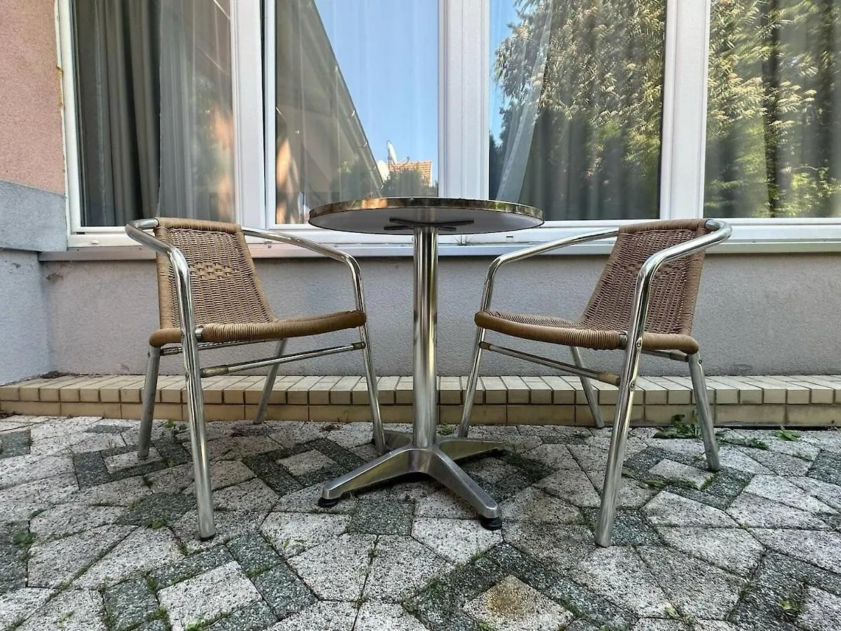 Apartment Hotel Schild I Paid Parking I Vienna Forrest Austria