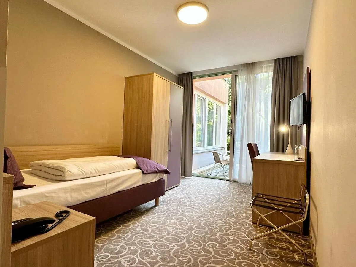 Hotel Schild I Paid Parking I Vienna Forrest Apartment